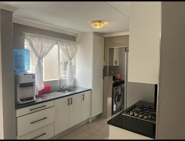 5 BEDROOM PROPERTY TO RENT IN WELTEVREDEN PARK
